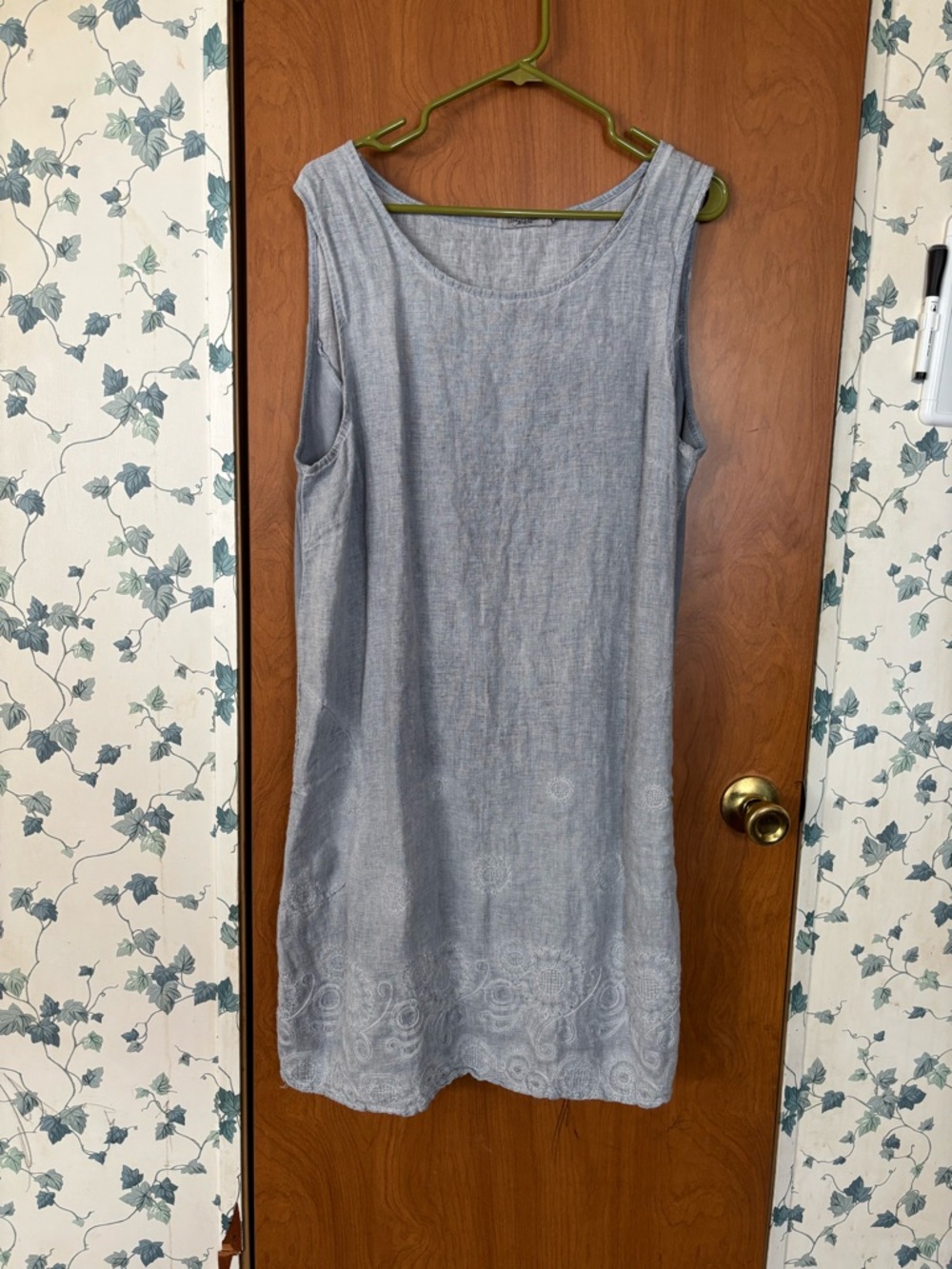 Lingo L’aron Sleeveless Linen Shift Dress